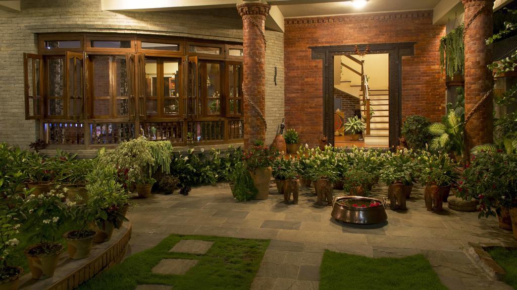 Vardan Resort N' Apartment Pokhara Exterior photo