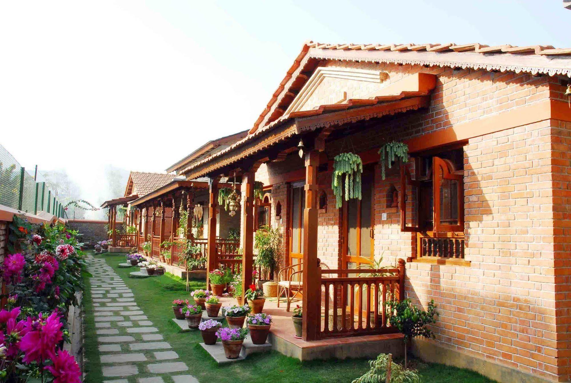 Vardan Resort N' Apartment Pokhara Exterior photo