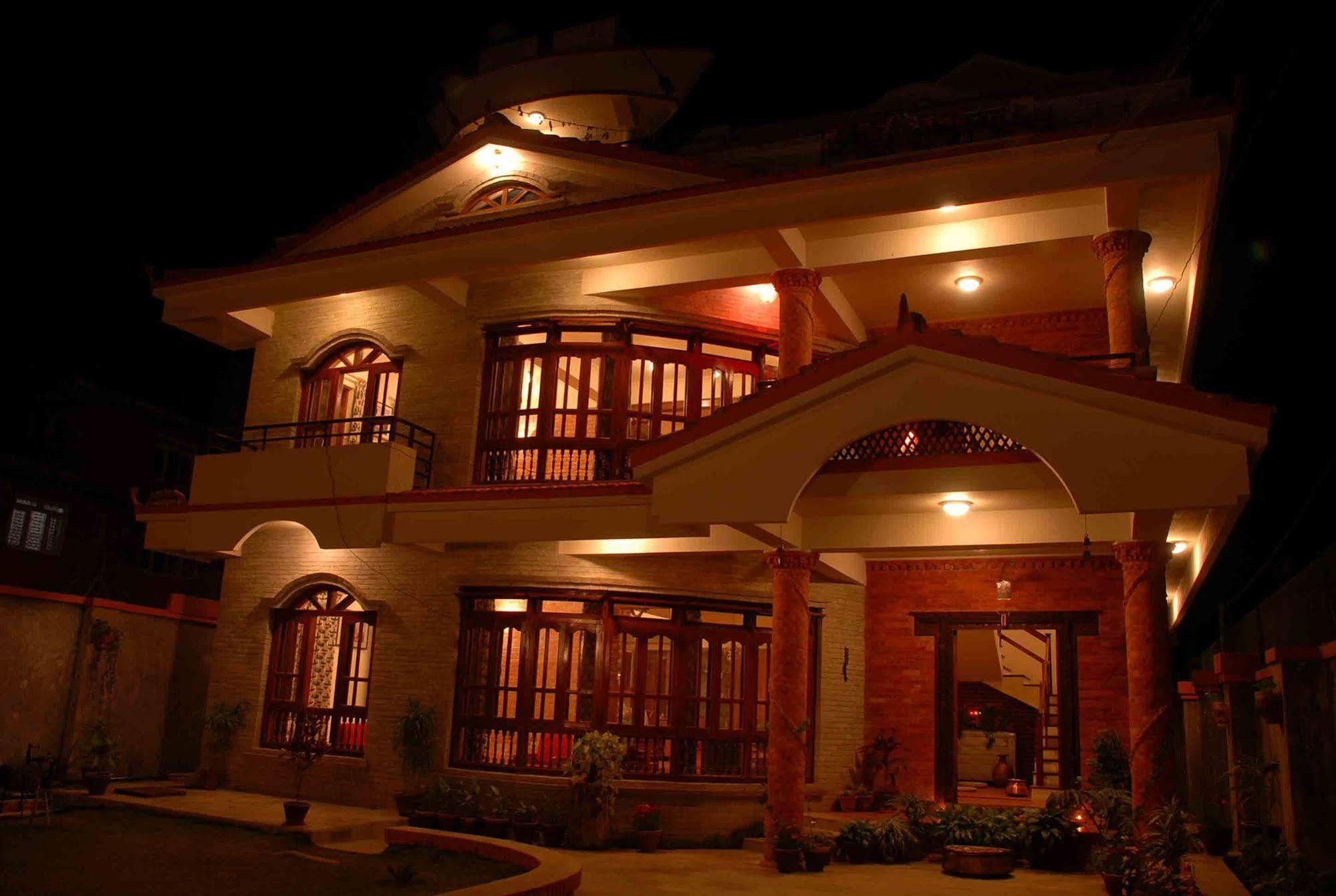 Vardan Resort N' Apartment Pokhara Exterior photo