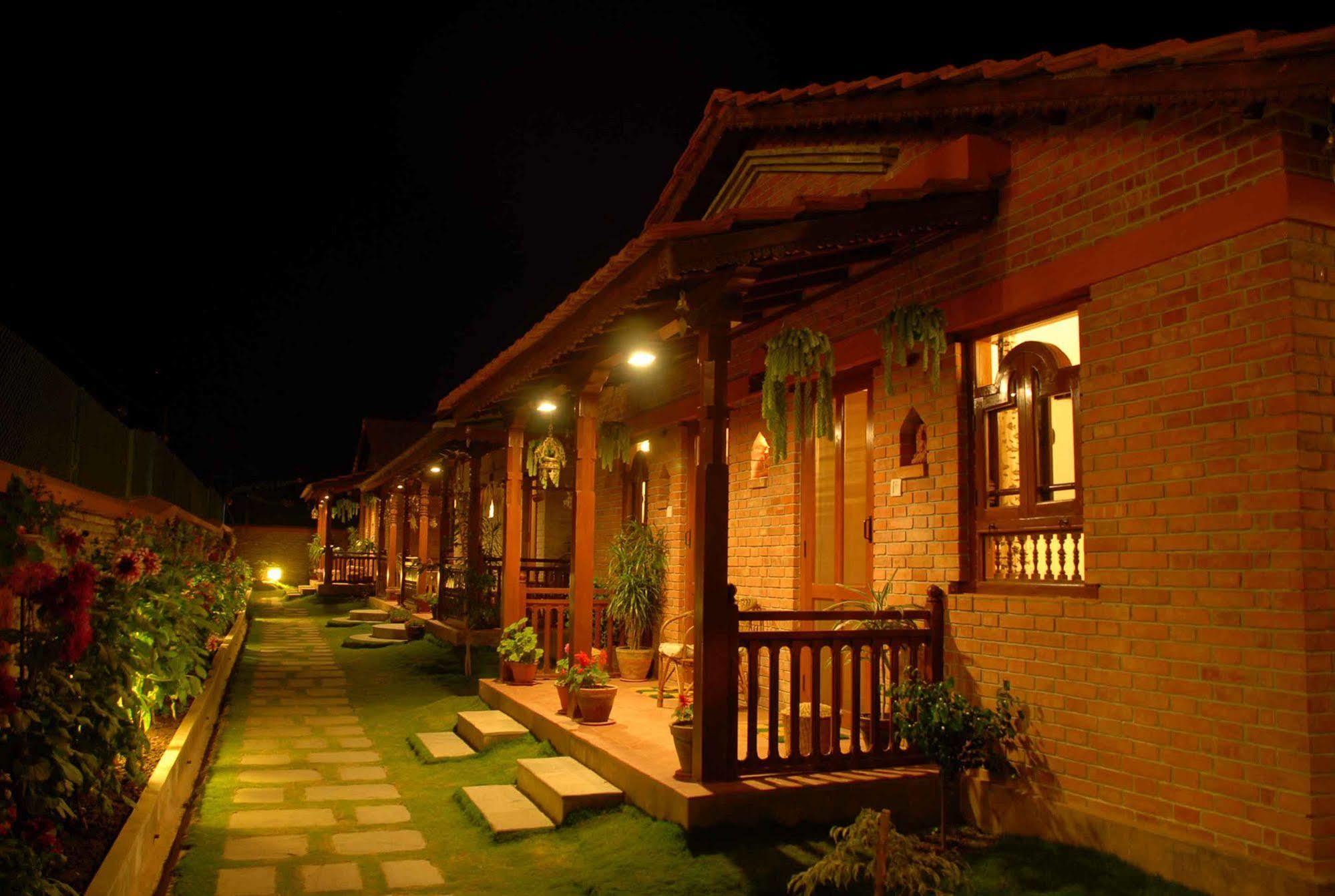 Vardan Resort N' Apartment Pokhara Exterior photo